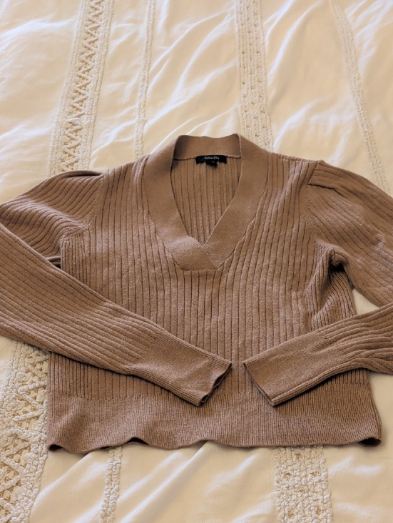RW&CO. Sweaters - RW&CO. Ribbed V-Neck Sweater in Taupe